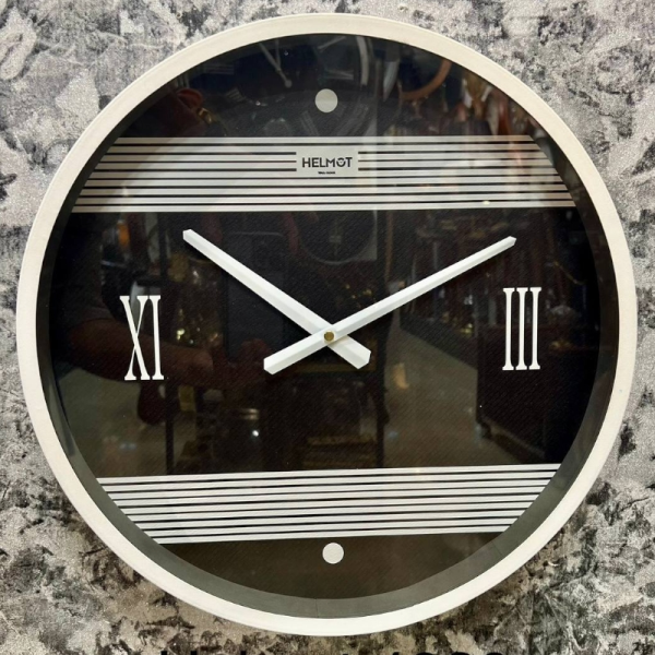  ساعت دیواری هلموت کد 4020، ساعت دیواری مدرن با طراحی مینیمال با زه فلزی رنگ استاتیک، سایز 45 سانتی متر، موتور میتسو با 5 سال ضمانت هلموت